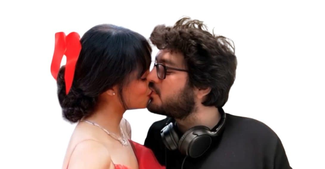 We tried the app to create finished kisses, it can be used with anyone: even with those who don't want you