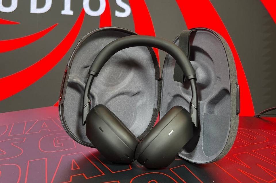 Fanpage | The Sony Wh-1000XM6 HEART HOUSES