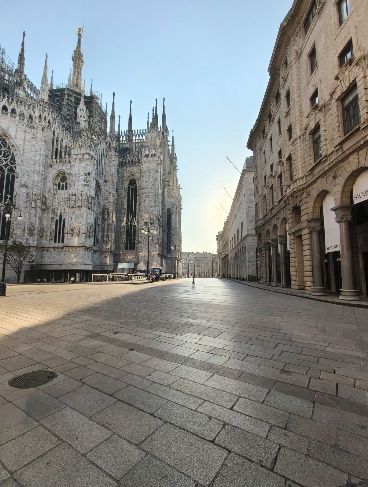 Fanpage | Photo of Piazza Duomo taken with Oppo Reno14 5G and placed with Erasser Ai