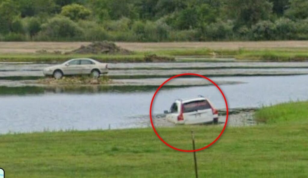 There is also a "sunken" XC90 in front of Volvo Island and now we know how it ended up there