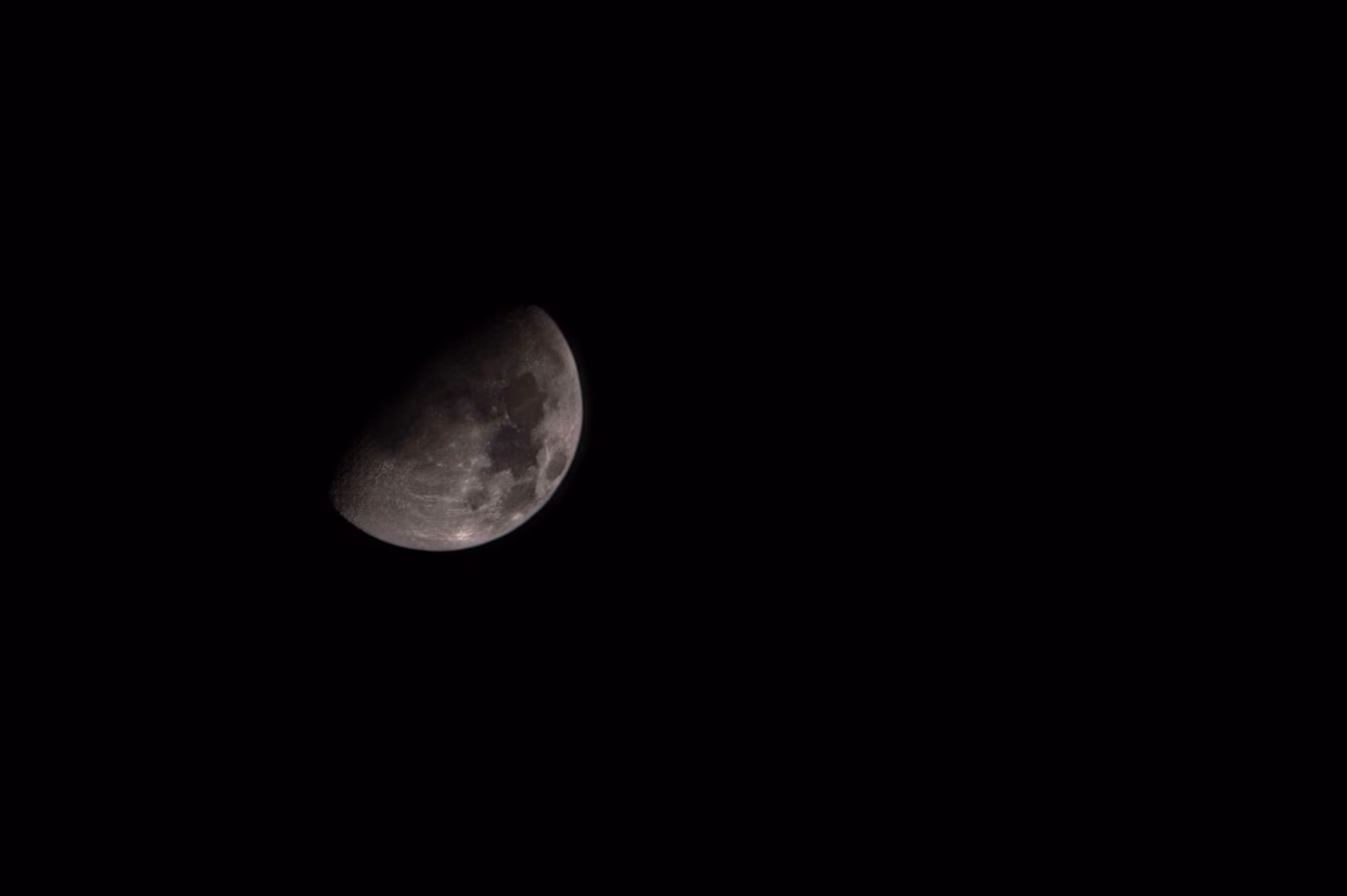 photos of the Moon from Oppo Find X9 Pro