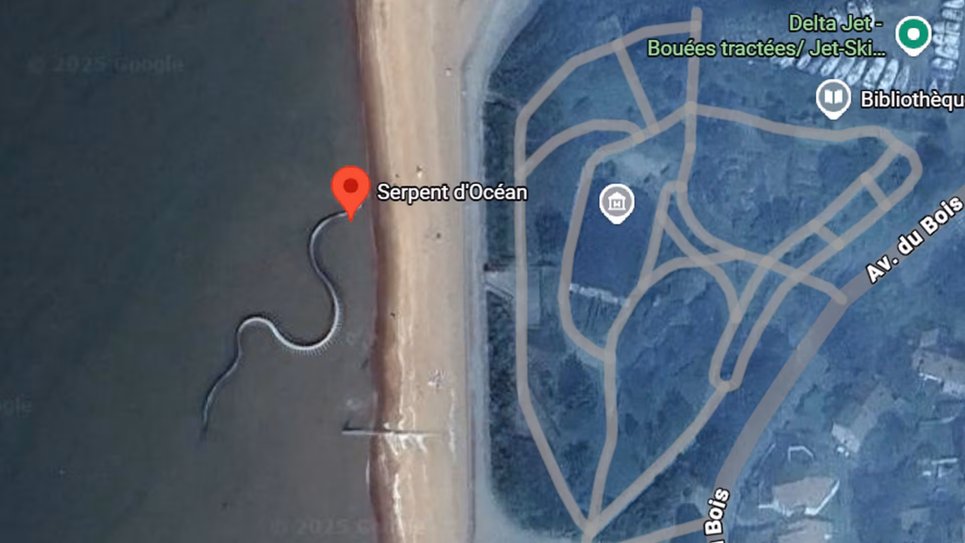 On Google Maps there is a giant snake in front of the coast of France: what is the Serpent d'Océan