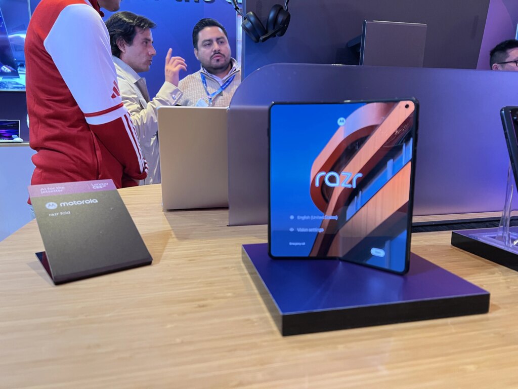 photos of the Razr Fold