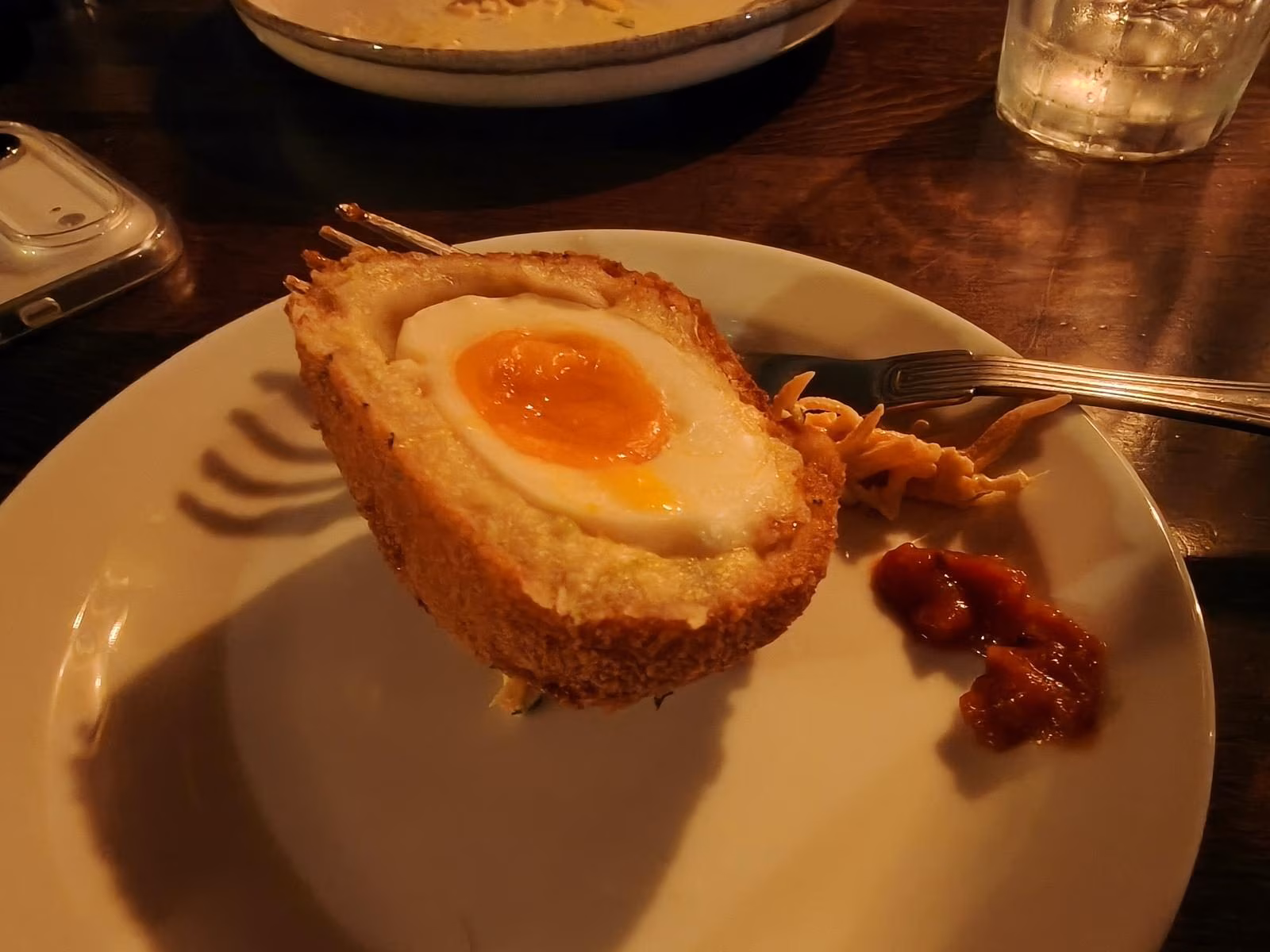 FANPAGE.IT | Dinner in a Dublin pud photographed with Oppo Reno 15 Pro