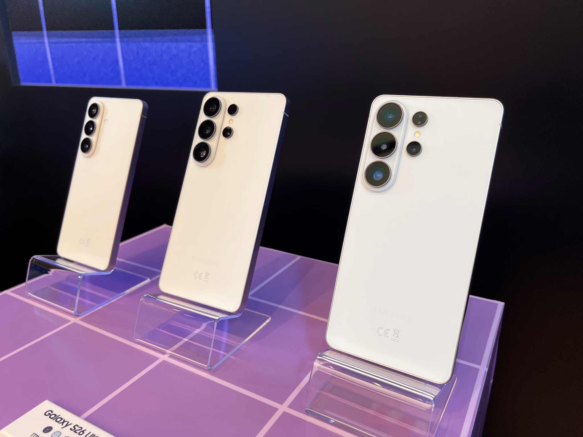 FANPAGE.IT | The back of the new Galaxy S26