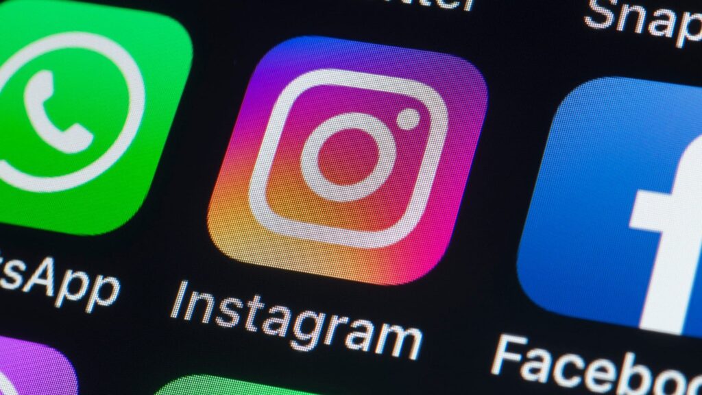 Instagram, from today in Italy 13+ accounts for teenagers with limits inspired by film ratings