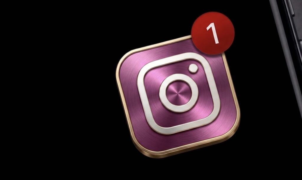 On Instagram you can see previews of Stories secretly, without appearing to the user: the Plus function
