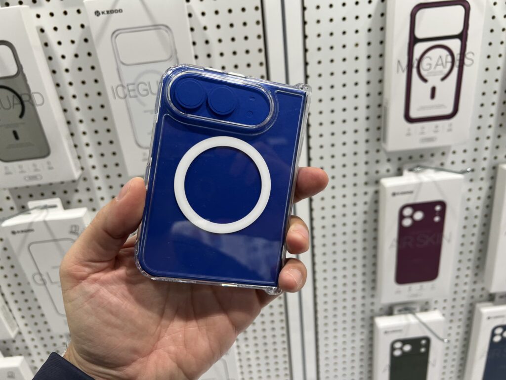 We found the iPhone 18 Ultra mockup, the leaflet that Apple must present soon: the covers